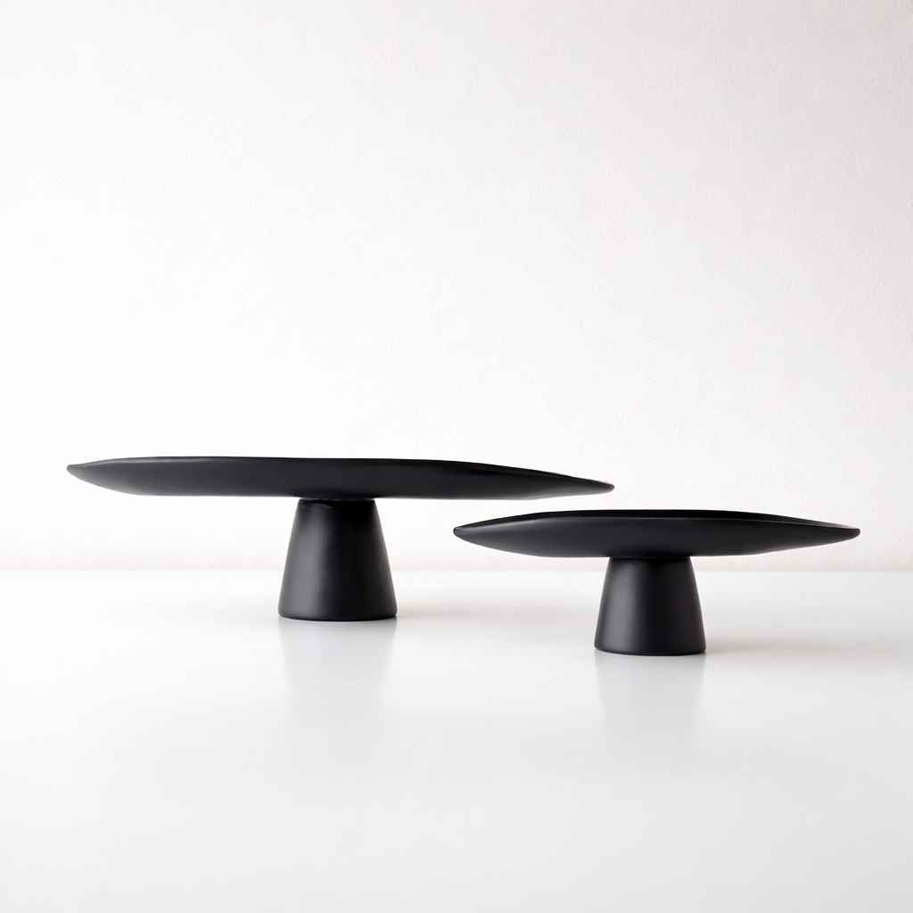 Ardyn Black Resin Pedestal Tray Set