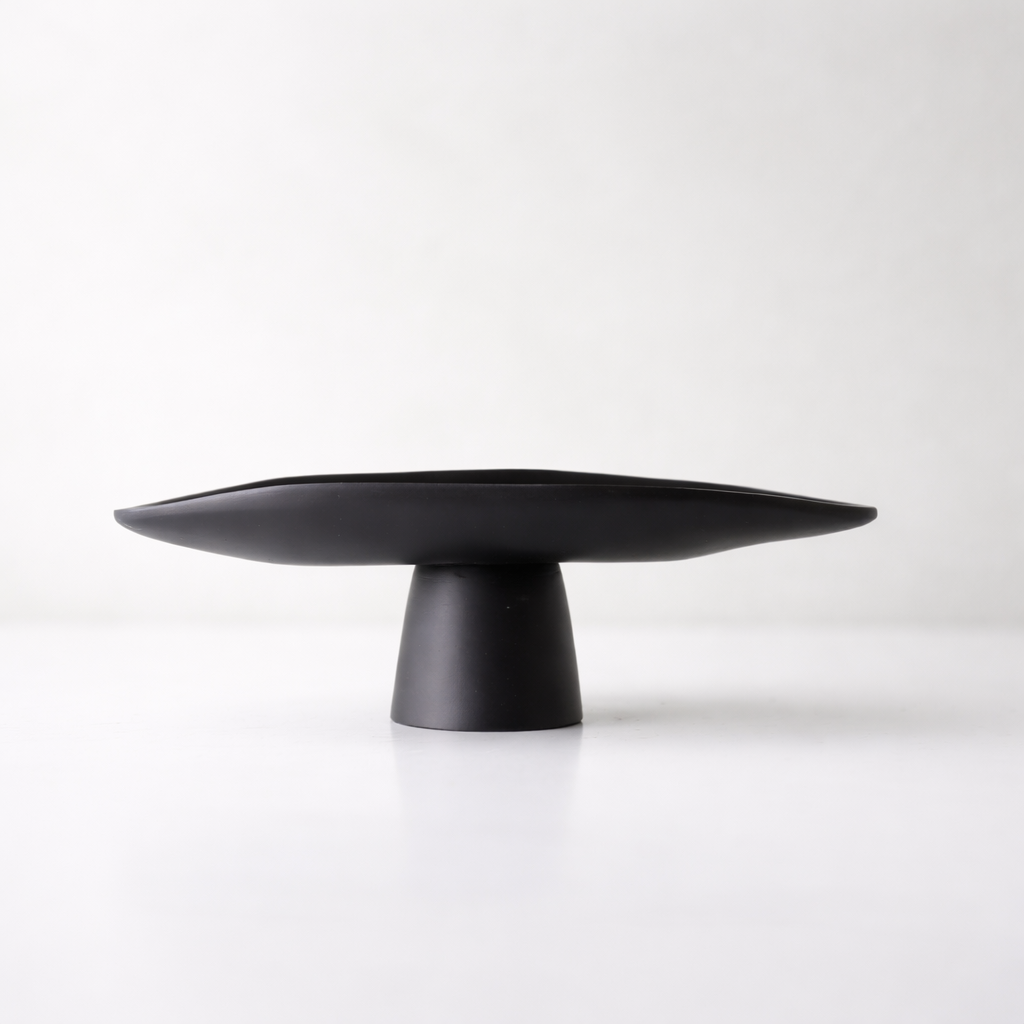 Ardyn Black Resin Pedestal Tray Set