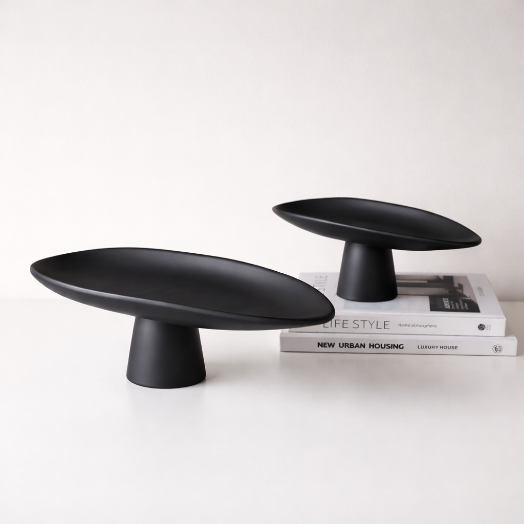 Ardyn Black Resin Pedestal Tray Set